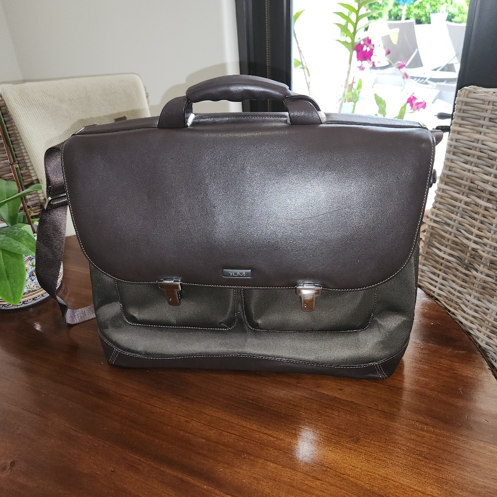 Tumi 2945CHF leather laptop briefcase